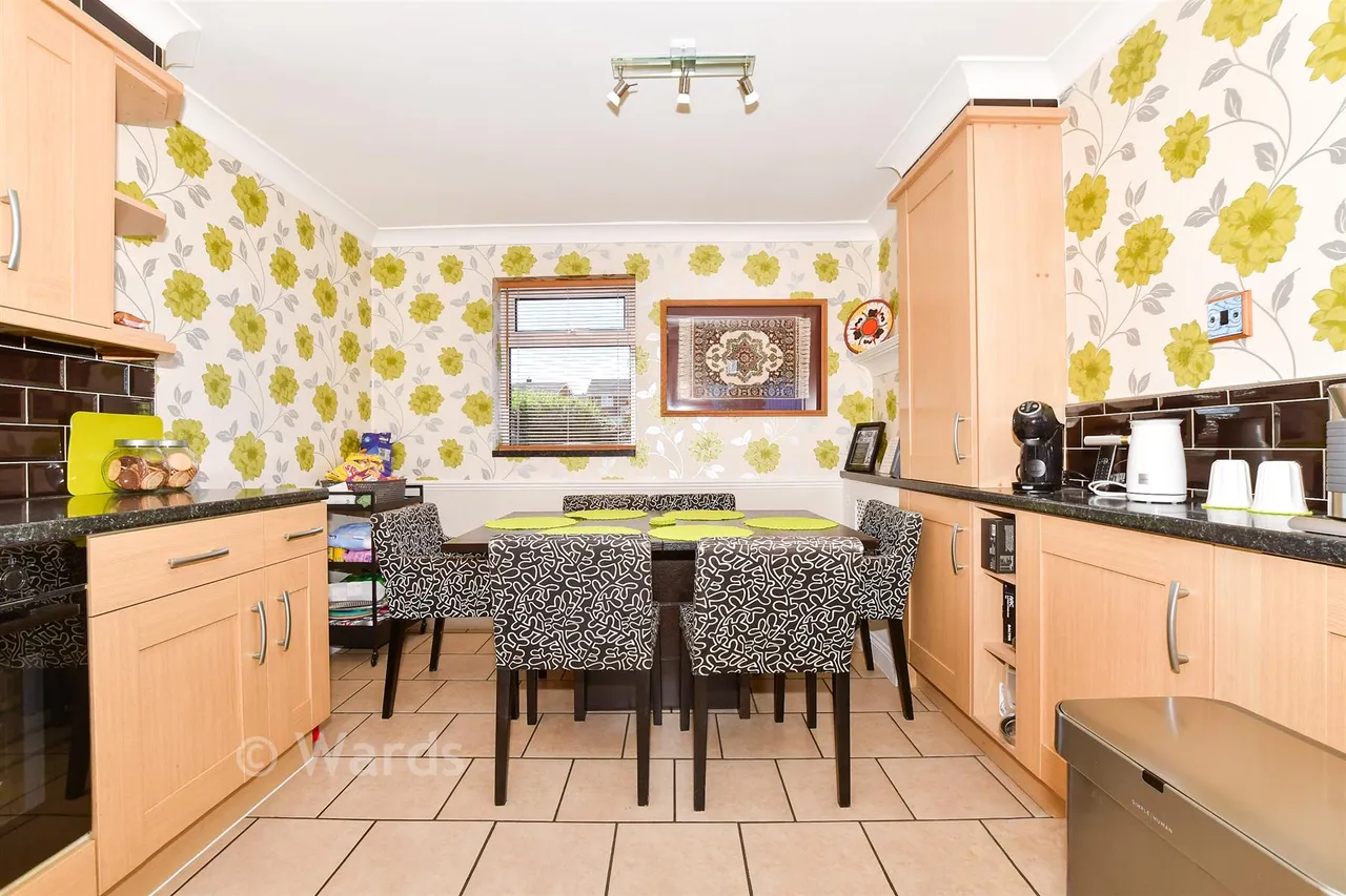 Plover Road, Birds Estate, ME20, photo 5