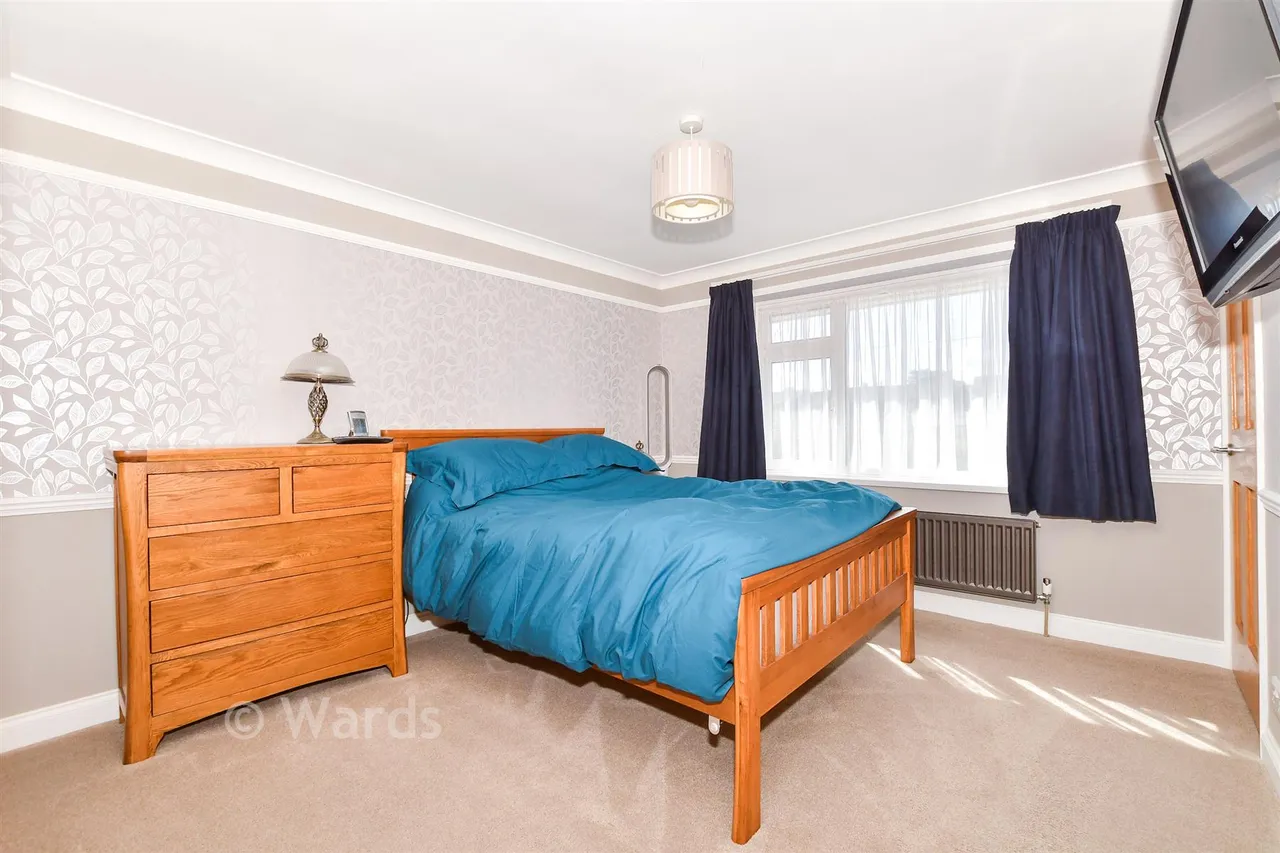 Plover Road, Birds Estate, ME20, photo 6