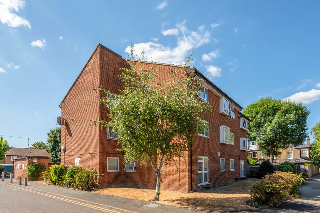Flat 5, 8 Henfield Road, London, photo 6
