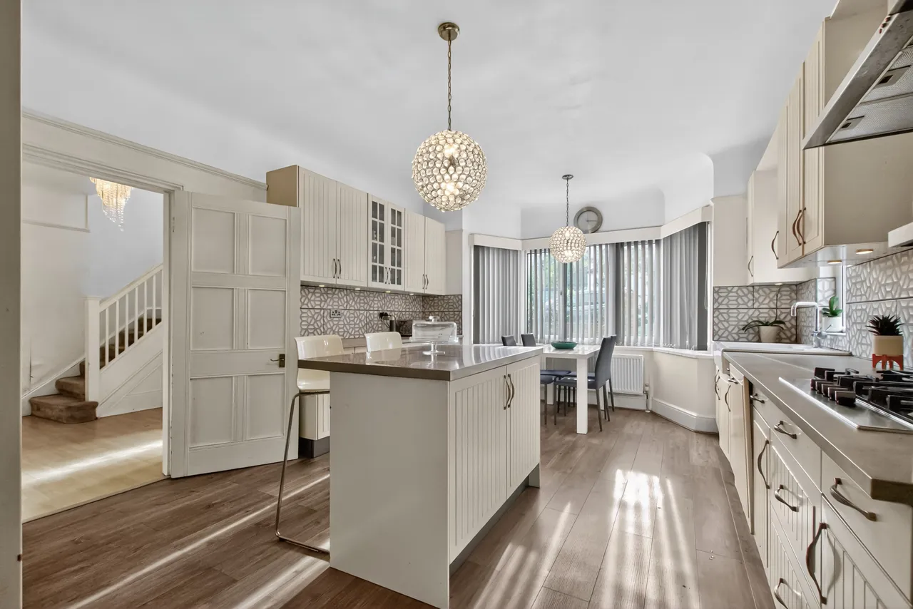 4 bed house for sale, Yew Tree Walk, Purley, CR8