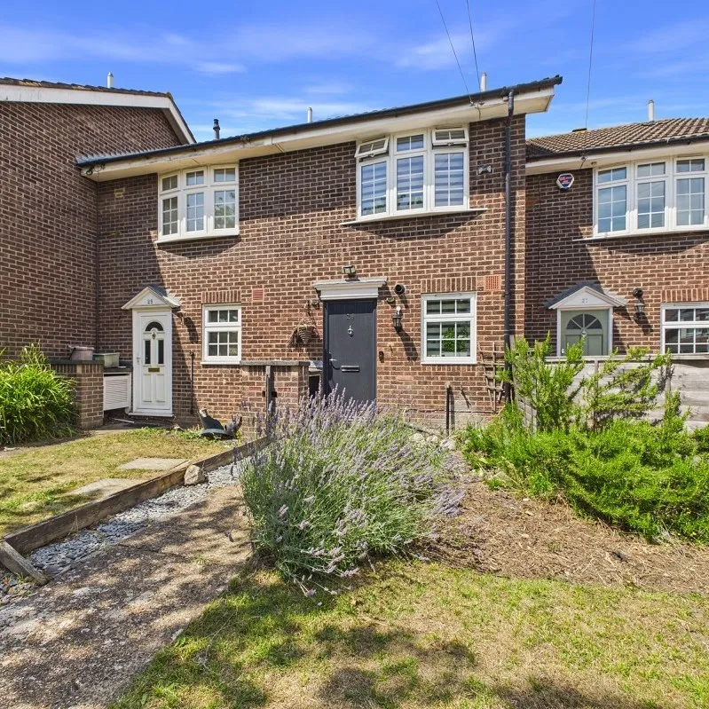 Cricketers Close, Chessington, KT9, photo 18