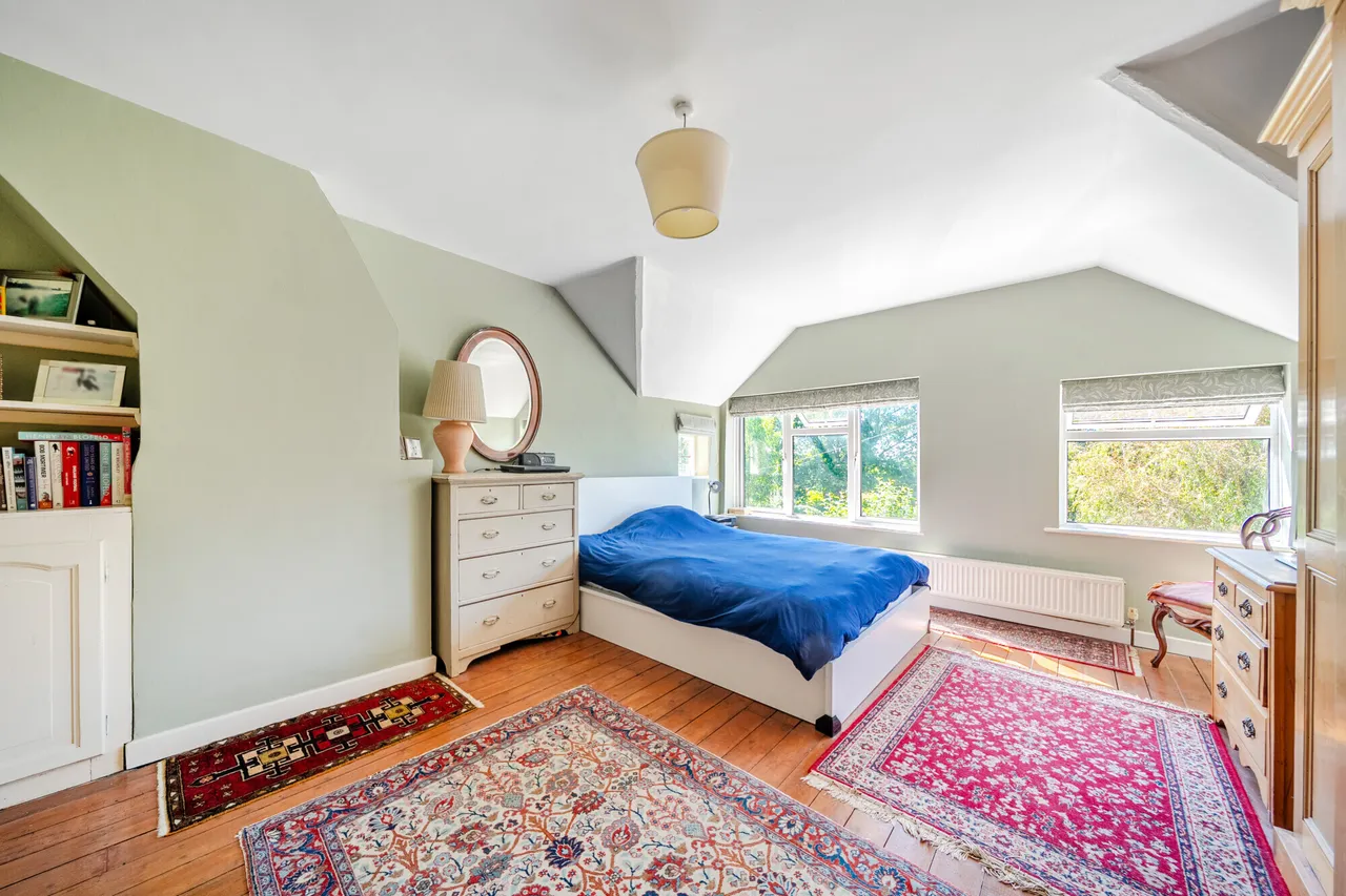 Portsmouth Road, Liphook, GU30, photo 8
