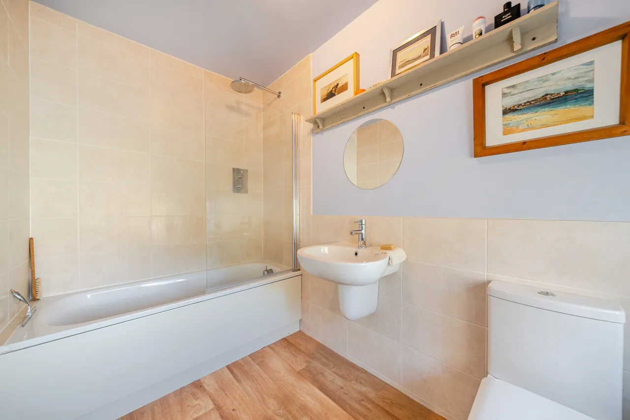 Portsmouth Road, Liphook, GU30, photo 9