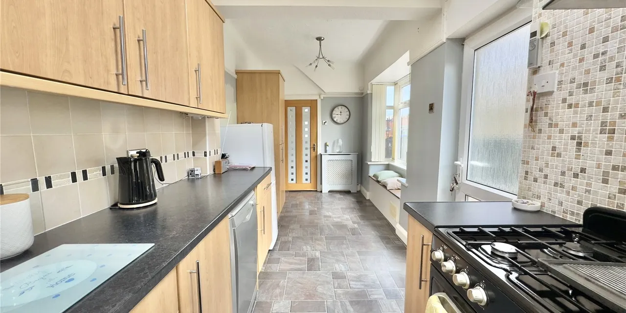 Saughall Massie Road, Upton, CH49, photo 5