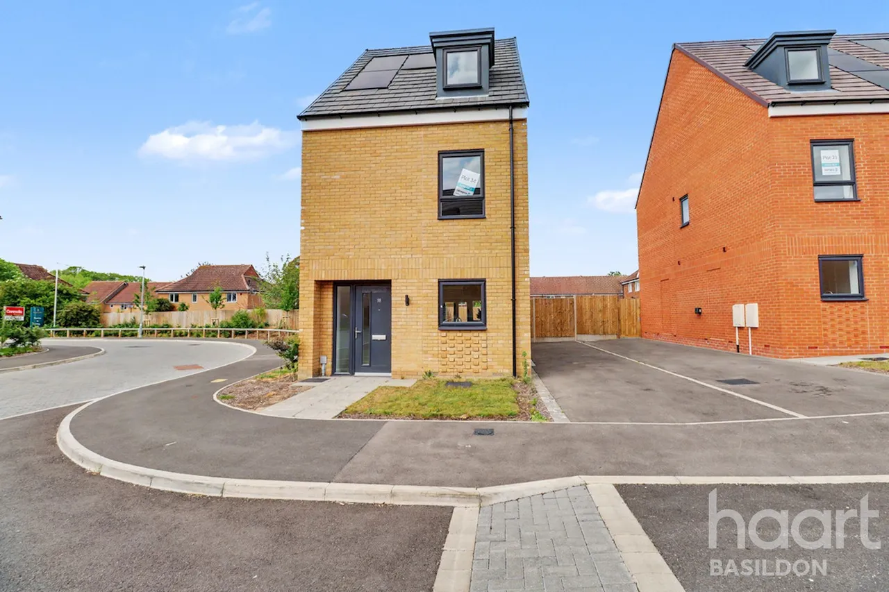 3 bed house for sale, Ghyllgrove Close, SS14