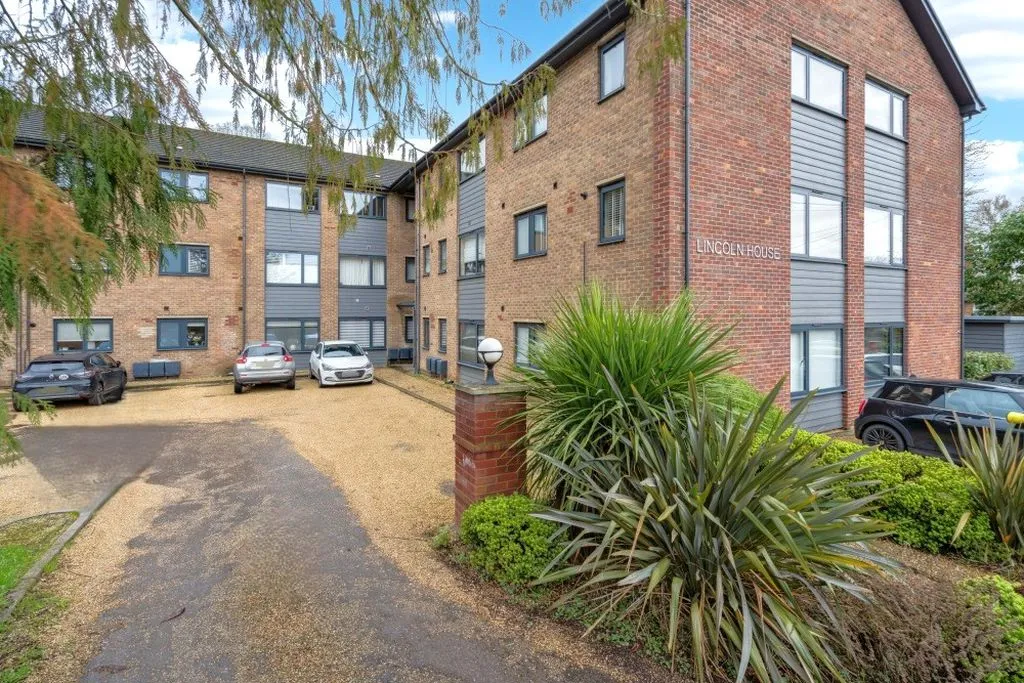2 bed flat for sale — Brookfield Road Wooburn Green, High Wycombe HP10 0QA
