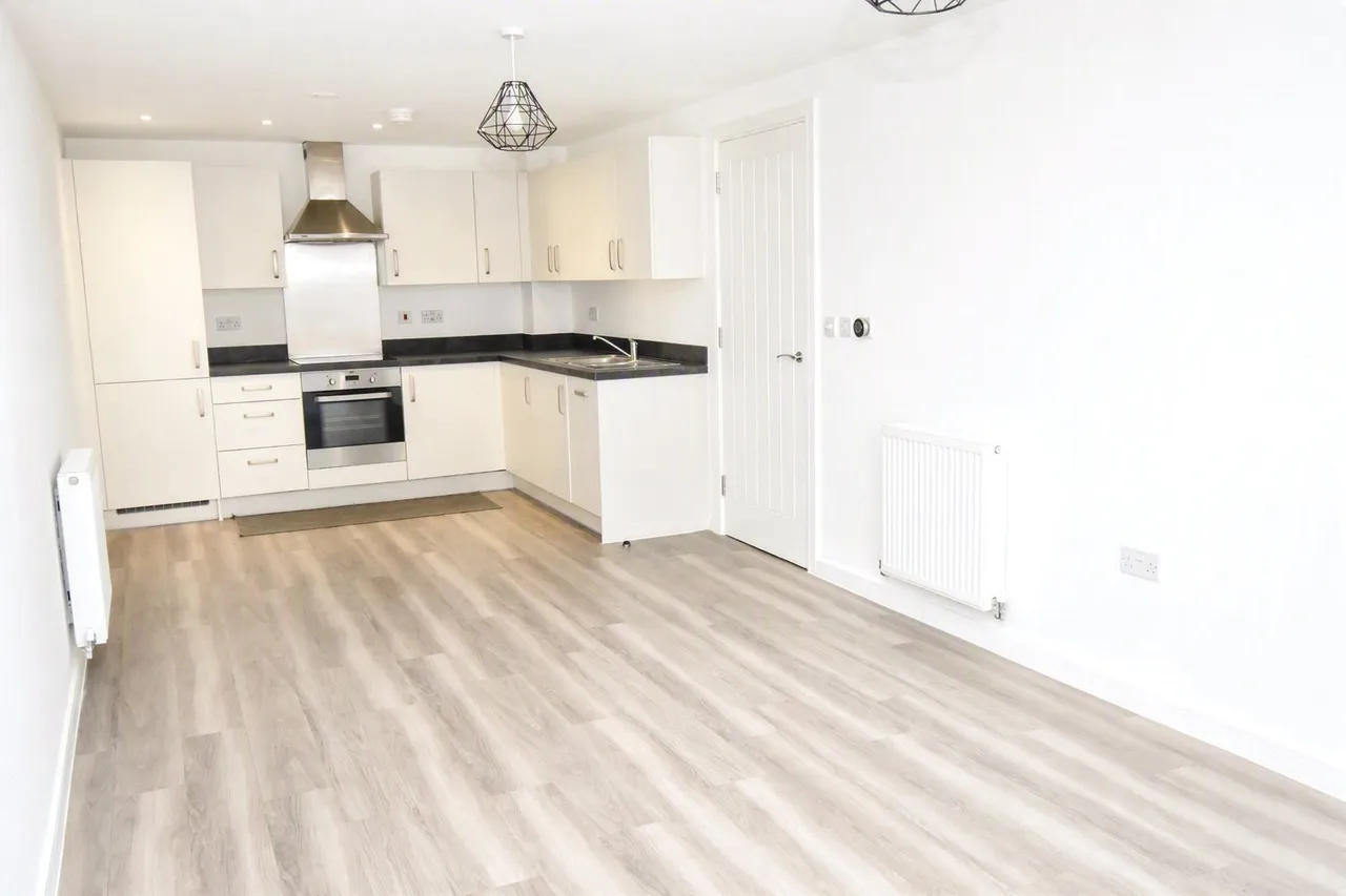 Station Road, Hook, Hampshire, RG27 9QG, photo 5