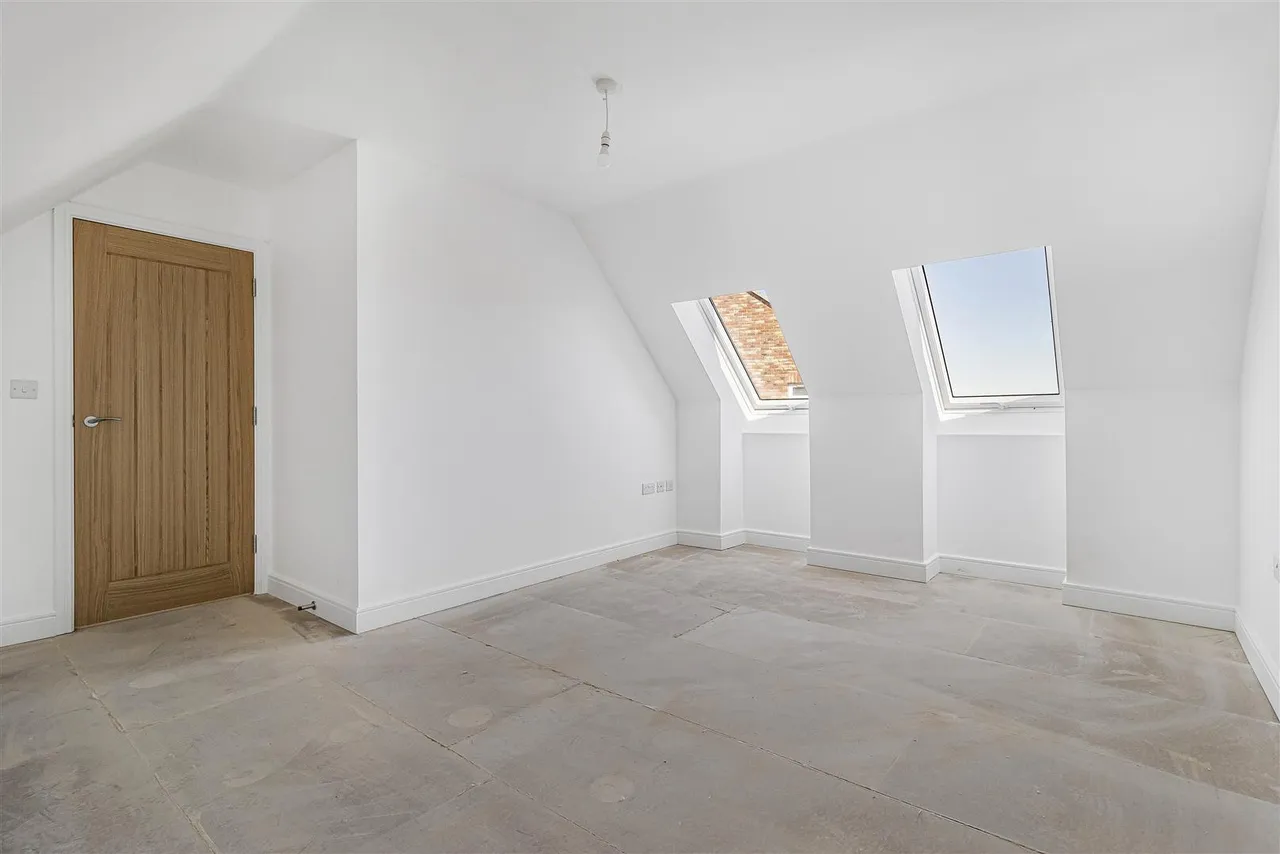 High Street, Chippenham, CB7, photo 16