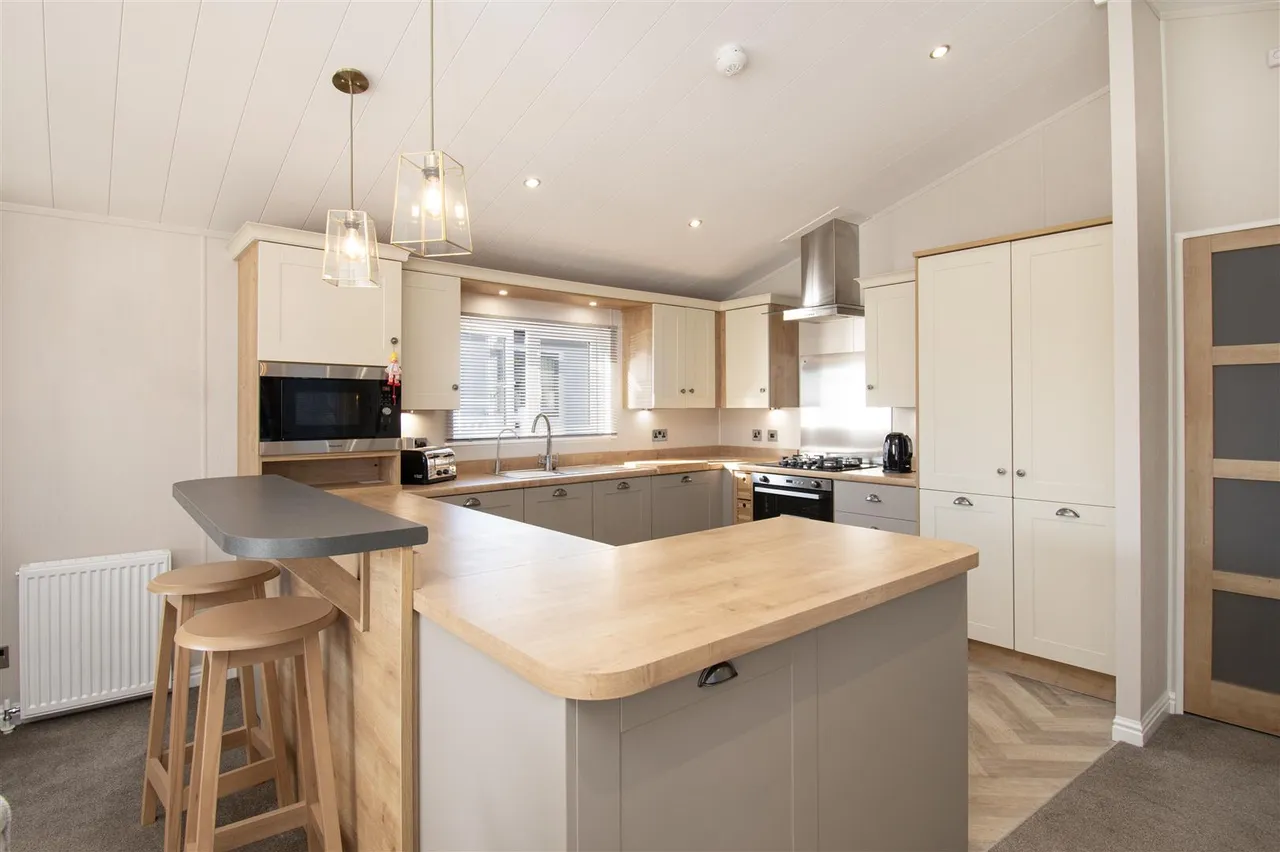 Seaview Avenue, Seaton Estate, photo 7