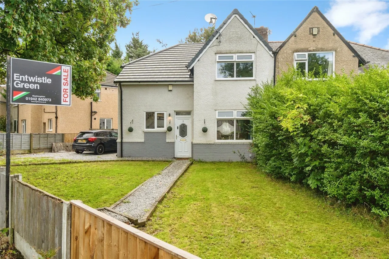 3 bed house for sale, The Crescent, Westhoughton, BL5