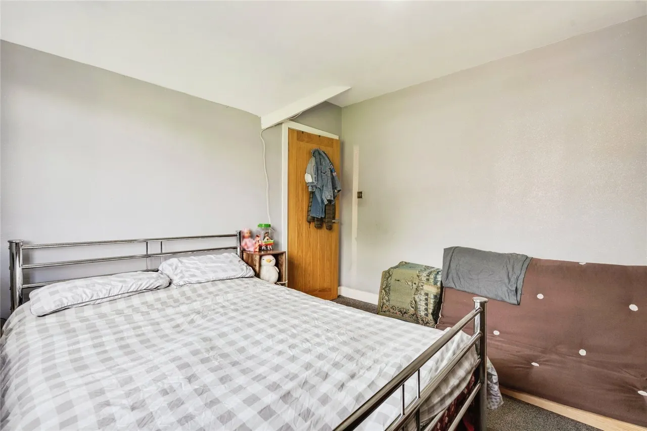 The Crescent, Westhoughton, BL5, photo 11