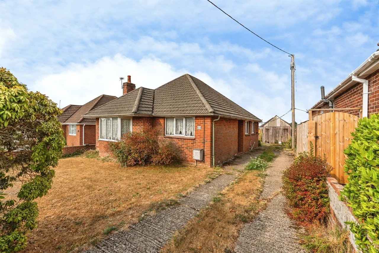 3 bed house for sale — Testlands Avenue, Nursling, Southampton
