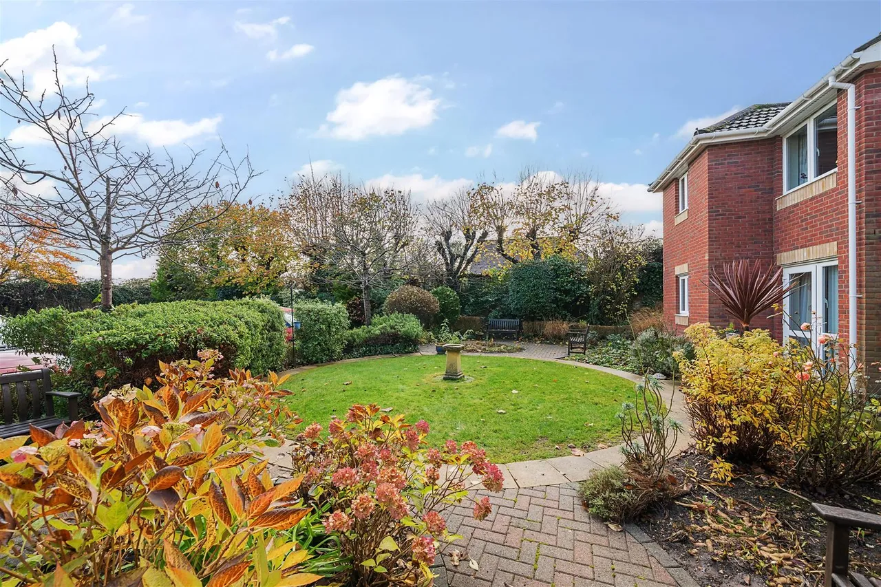 Tylers Close, Lymington, SO41, photo 16