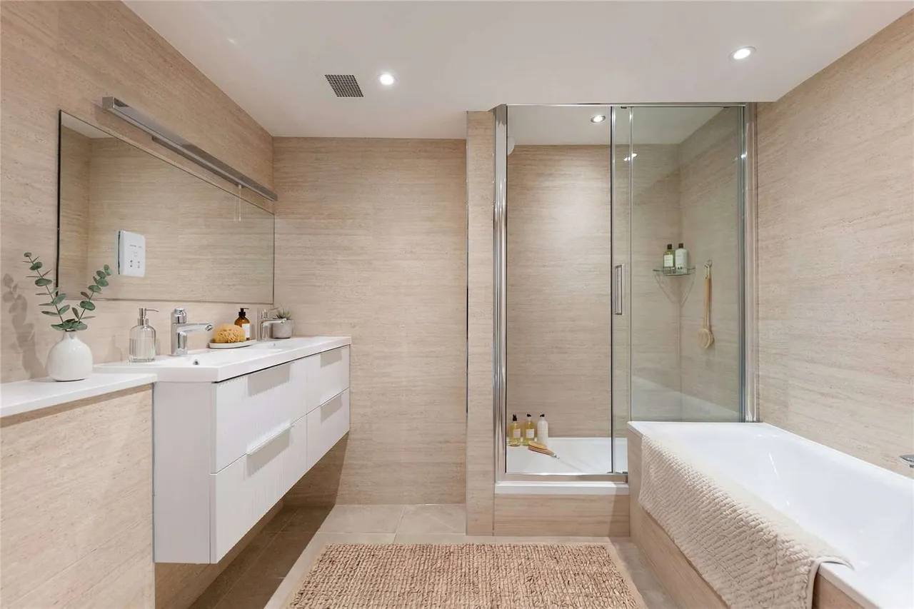 Clarges Street, London, W1J 7EG, photo 3