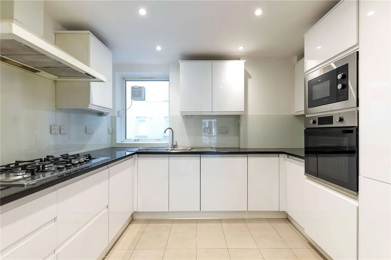 Clarges Street, London, W1J 7EG, photo 5