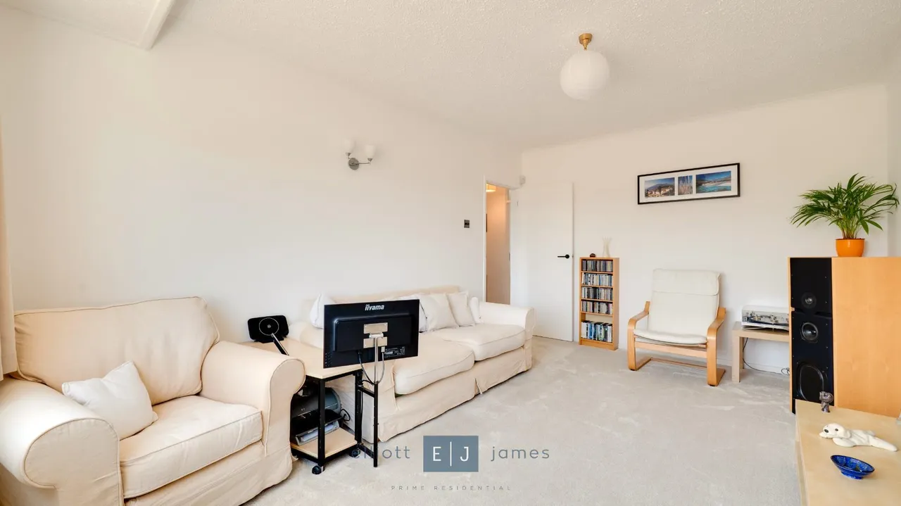 Avondale Close, Loughton, photo 5