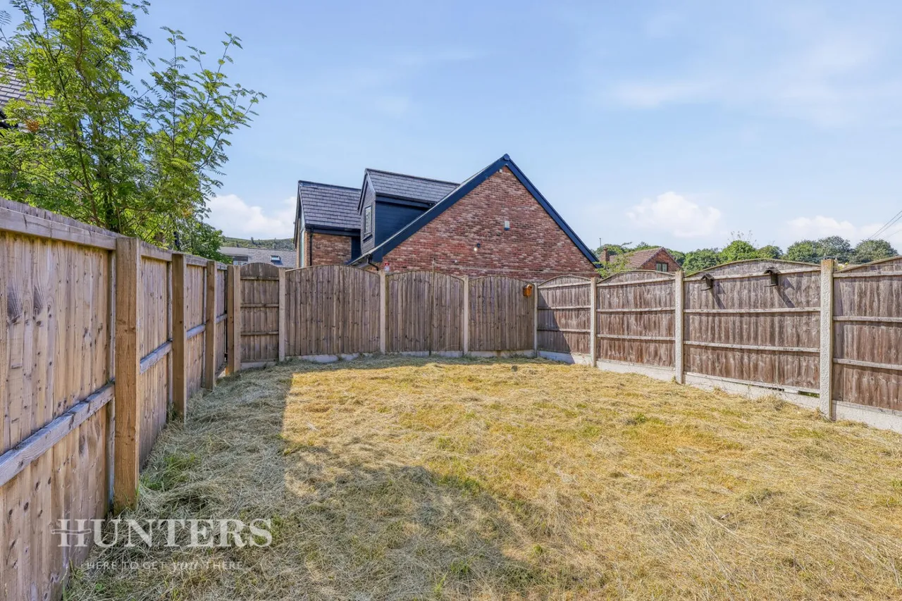 Manchester Road, Greenfield, OL3, photo 17