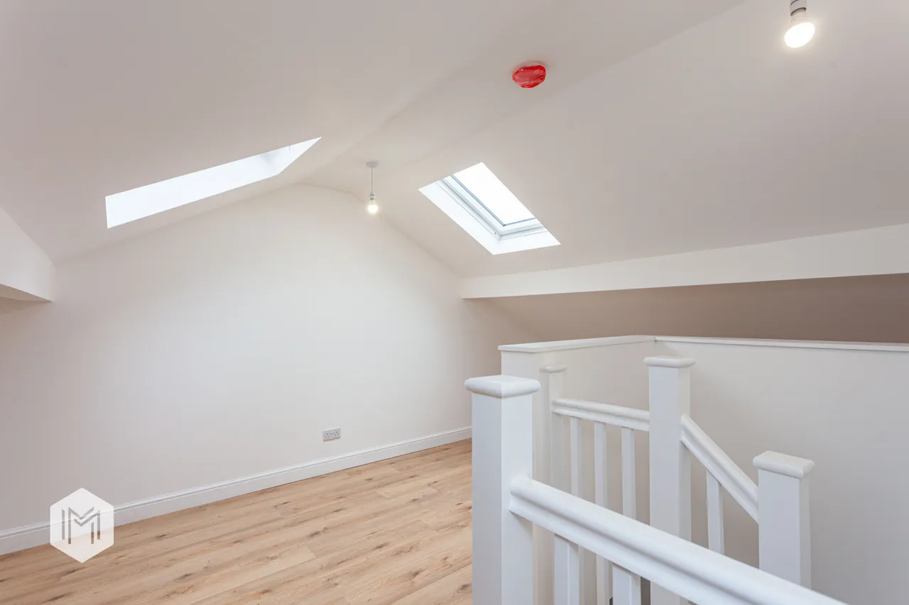 Pool Bank Street, Middleton, M24, photo 17