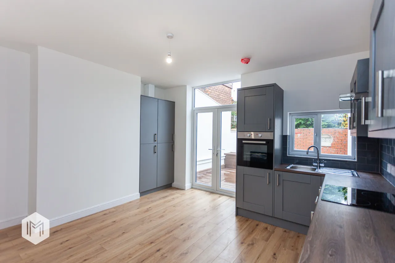Pool Bank Street, Middleton, M24, photo 7