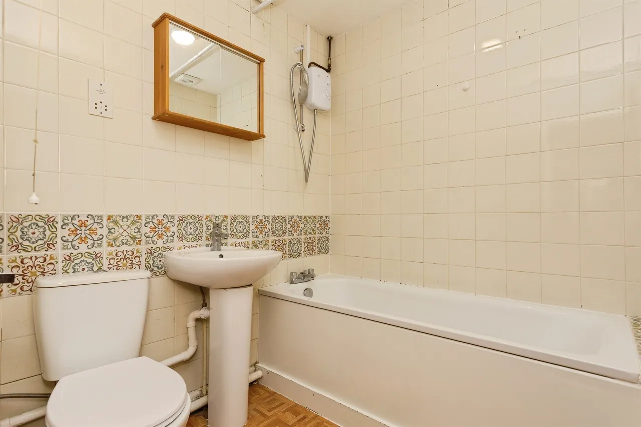 Torrington Drive, HARROW, photo 9