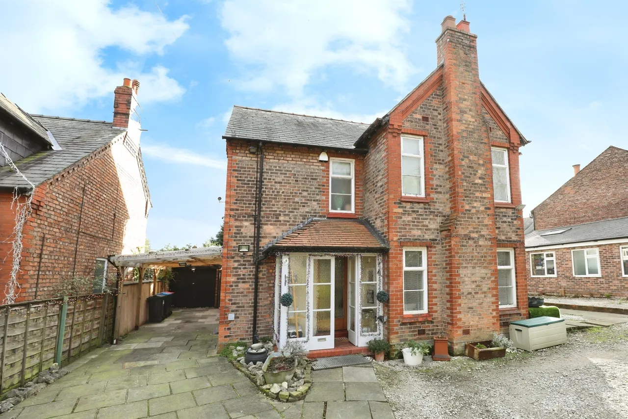 4 bed house for sale — Queensgate, Northwich