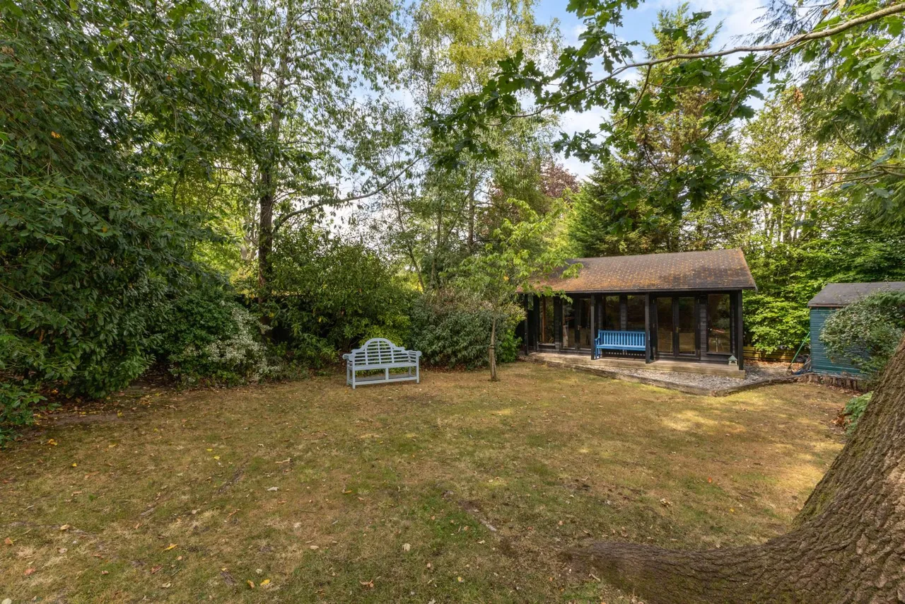 Cross Lane, East Common, Harpenden, Hertfordshire, AL5 1BX, photo 4