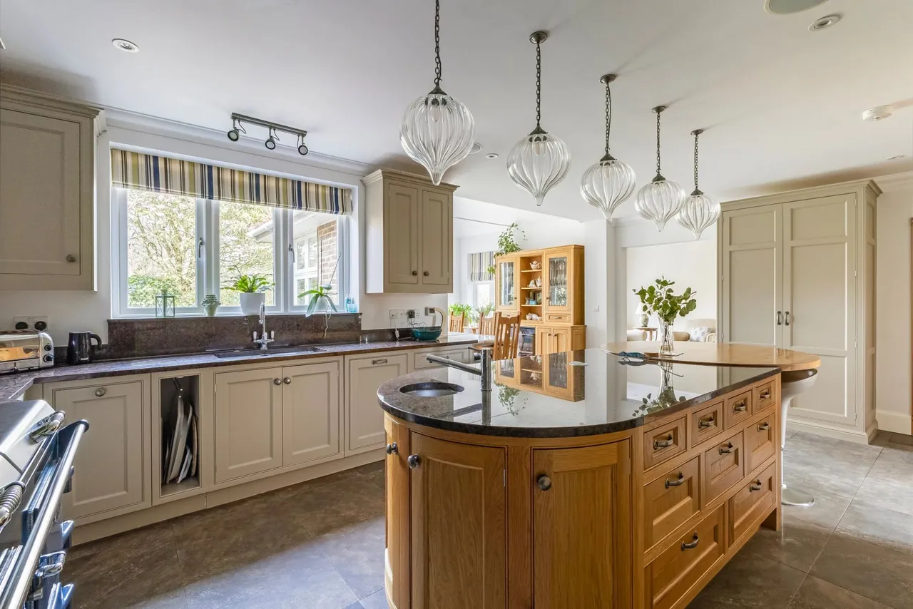 Cross Lane, East Common, Harpenden, Hertfordshire, AL5 1BX, photo 2
