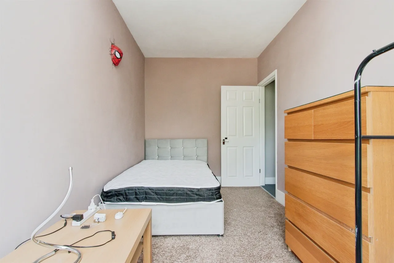 Ashton Road, CASTLEFORD, photo 10