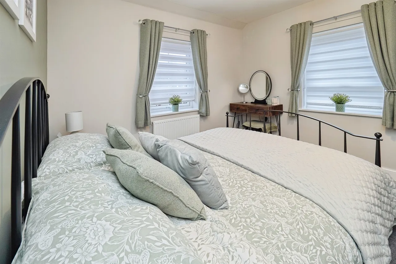 Sherston Crescent, Beverley, photo 9