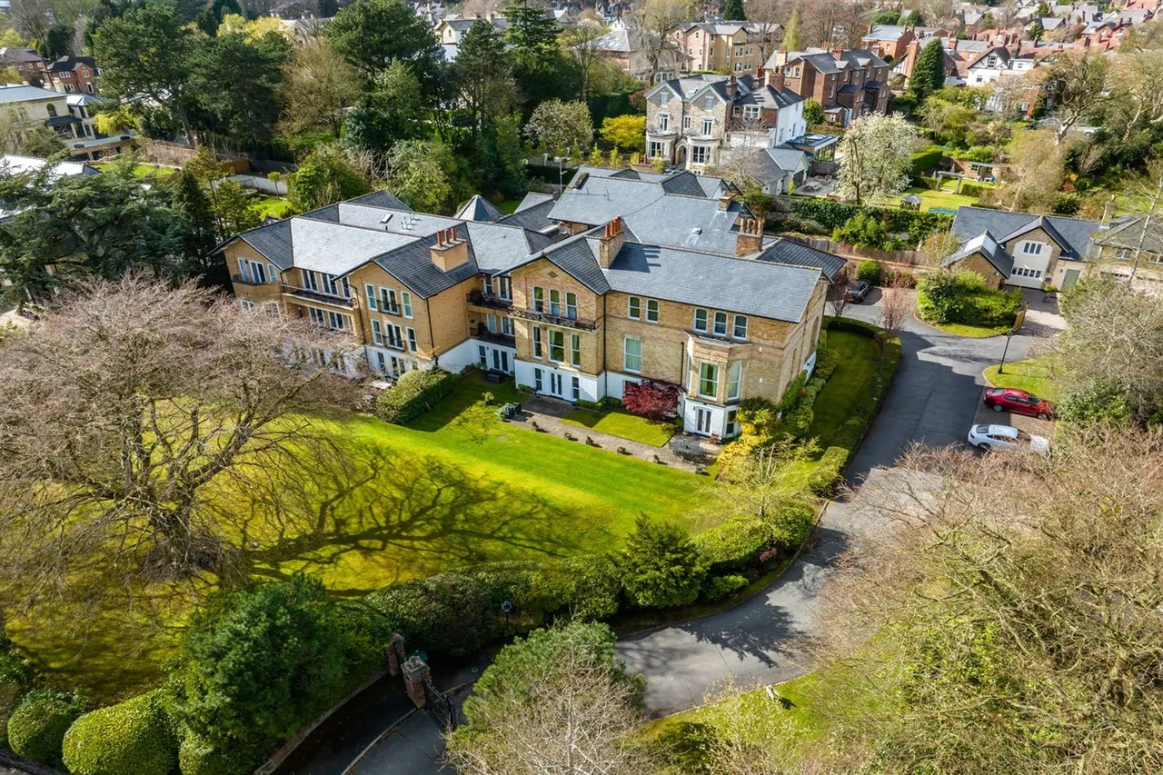 Beechmount, Altrincham, photo 2
