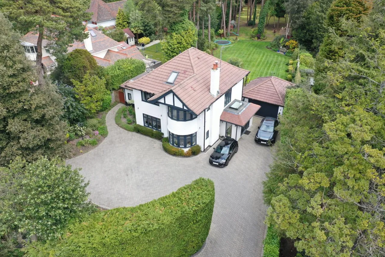 Haven House, BH13, photo 36