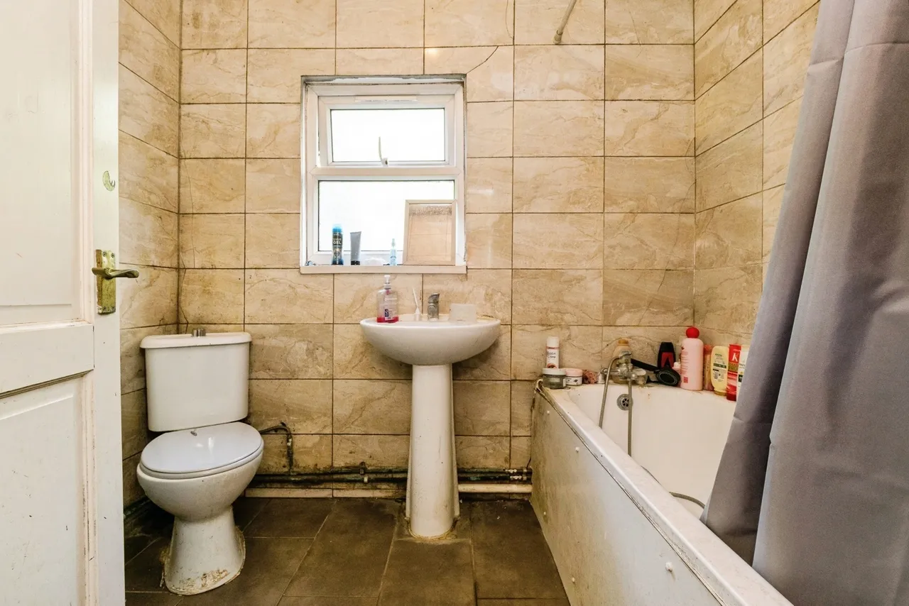 Augurs Lane, Plaistow, London, E13, photo 5