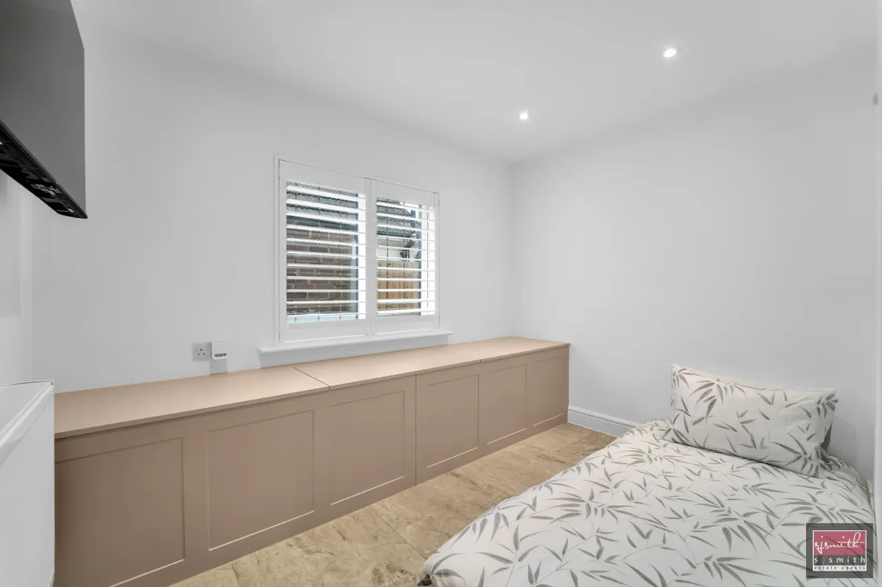 Ashgrove Road, Ashford, photo 9