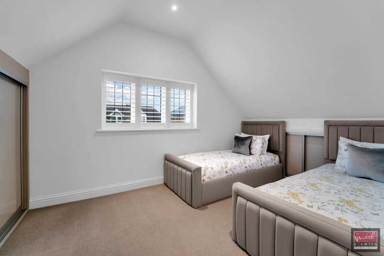 Ashgrove Road, Ashford, photo 8