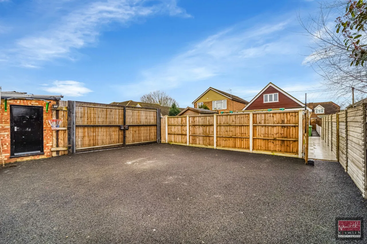 Ashgrove Road, Ashford, photo 15
