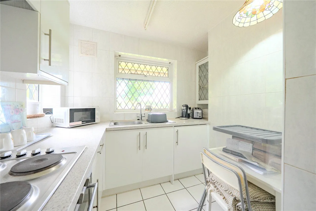 Leafield Close, Leeds, LS17, photo 2