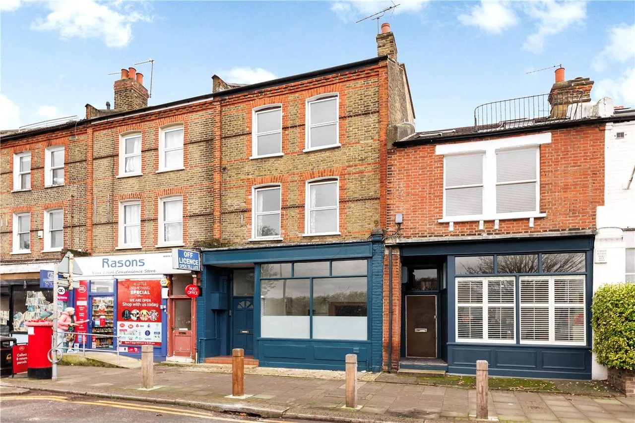 flat for sale — Putney Bridge Road, London, SW15