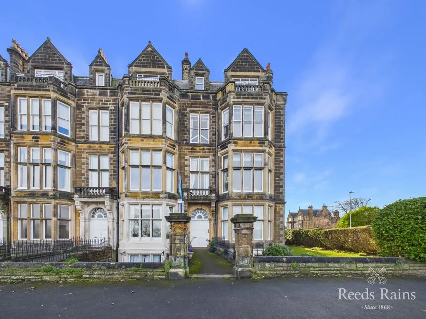 2 bed flat for sale, Esplanade, Scarborough, YO11
