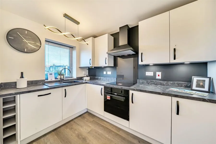 Bristol Road, GL10, photo 3
