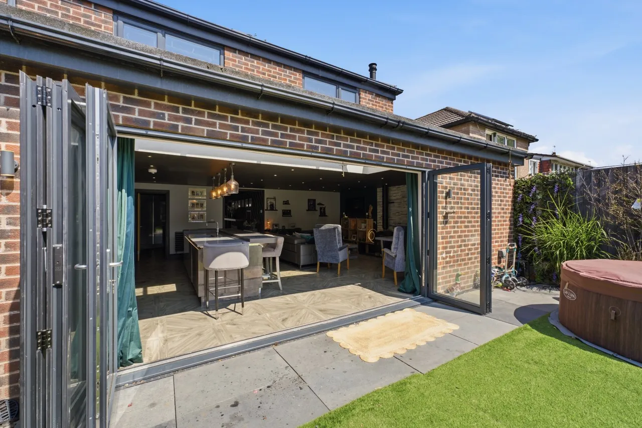 Bowerfold Lane, Heaton Norris, SK4, photo 15