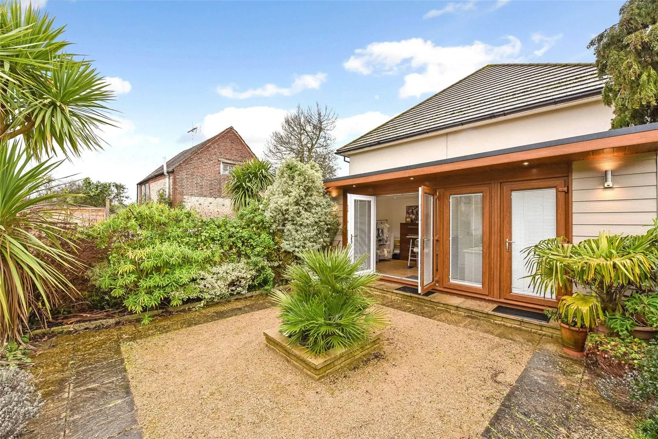 Victoria Road, Chichester, PO19, photo 17