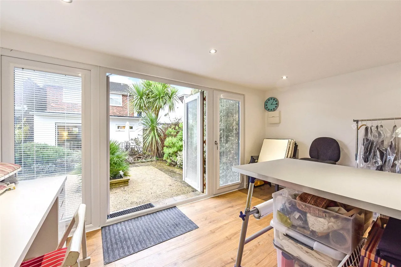Victoria Road, Chichester, PO19, photo 15