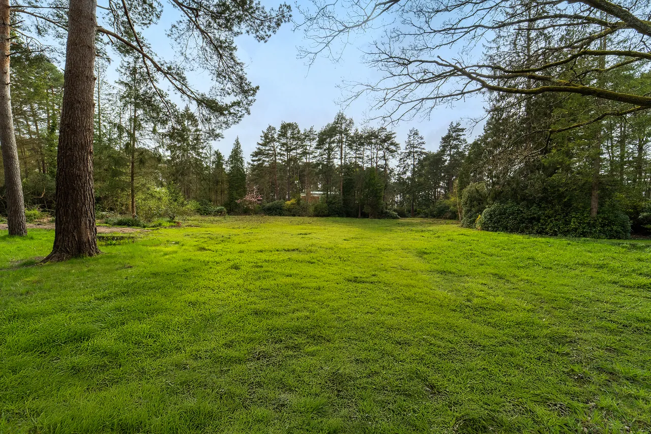 Firwood Road, Virginia Water, GU25, photo 6