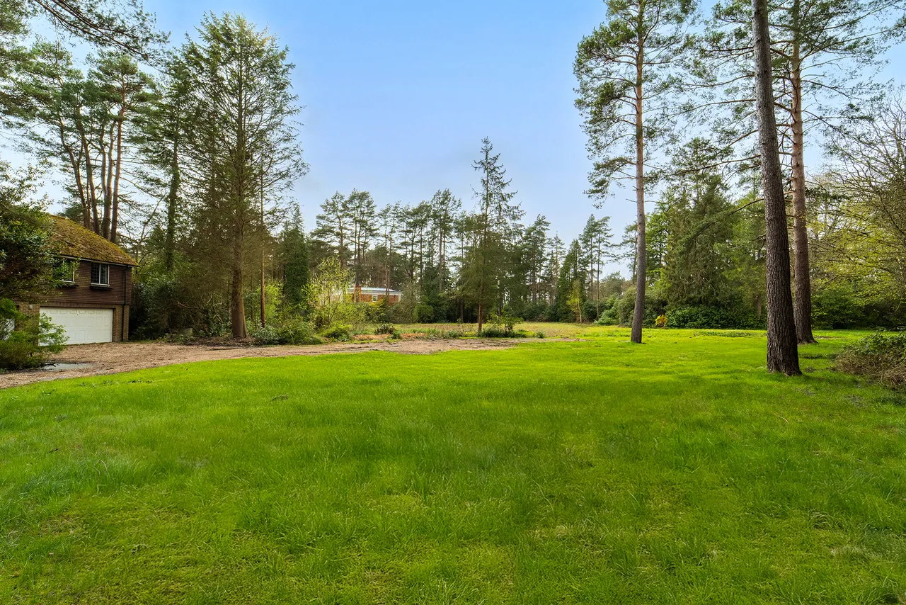 Firwood Road, Virginia Water, GU25, photo 7