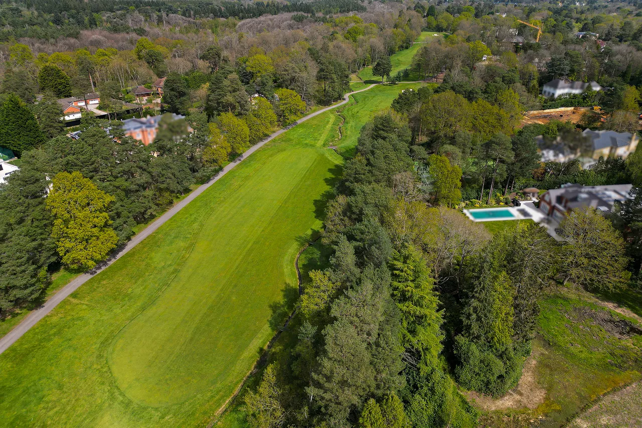 Firwood Road, Virginia Water, GU25, photo 4