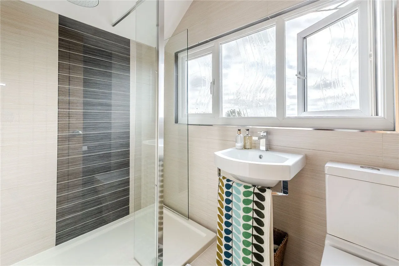 High Moor Grove, Leeds, LS17, photo 10