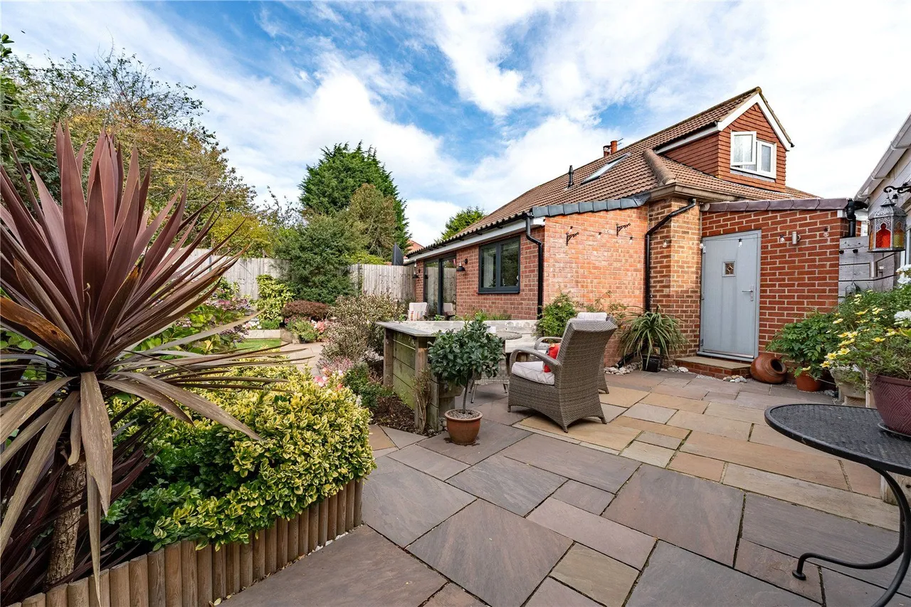 High Moor Grove, Leeds, LS17, photo 11
