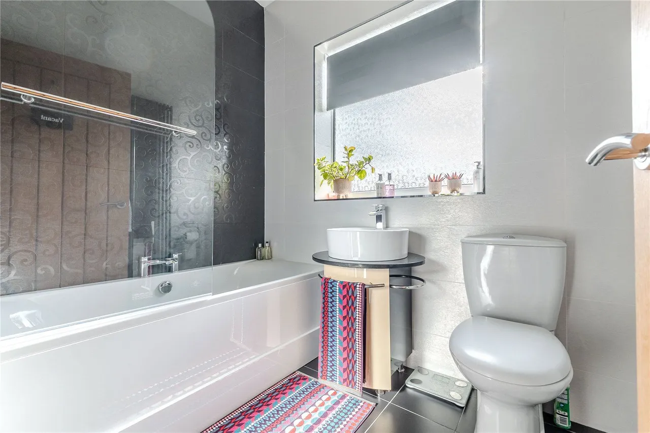 High Moor Grove, Leeds, LS17, photo 16