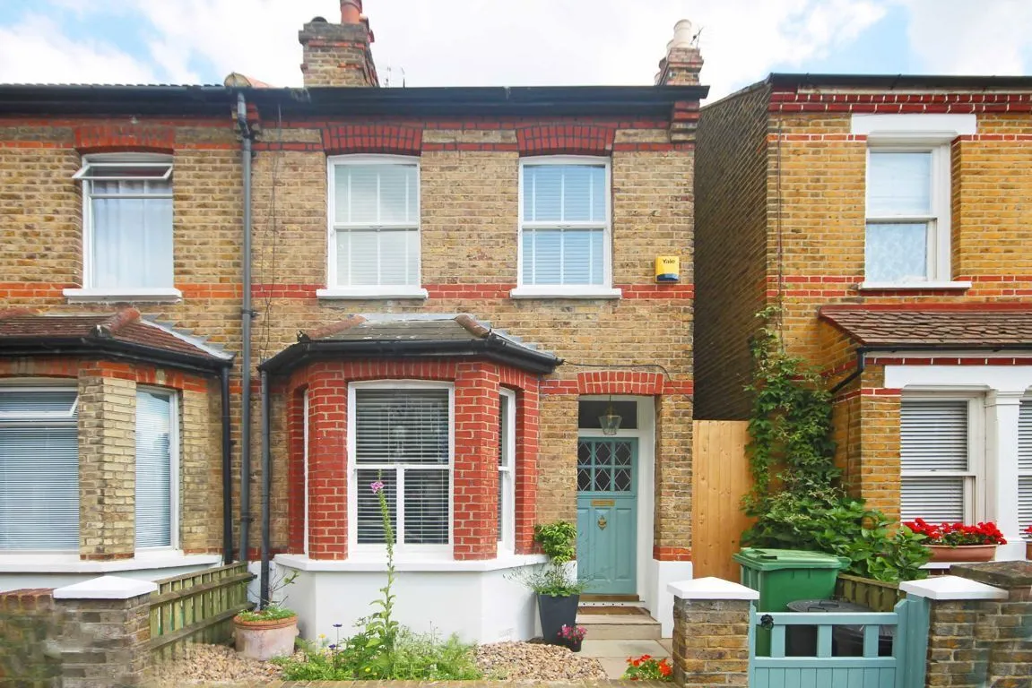 4 bed property to rent, Studley Grange Road, W7