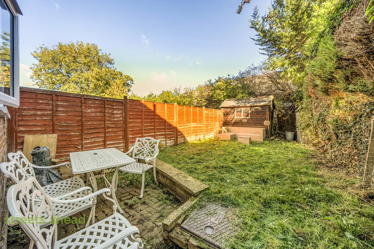 Stoats Nest Road, Coulsdon, CR5, photo 12